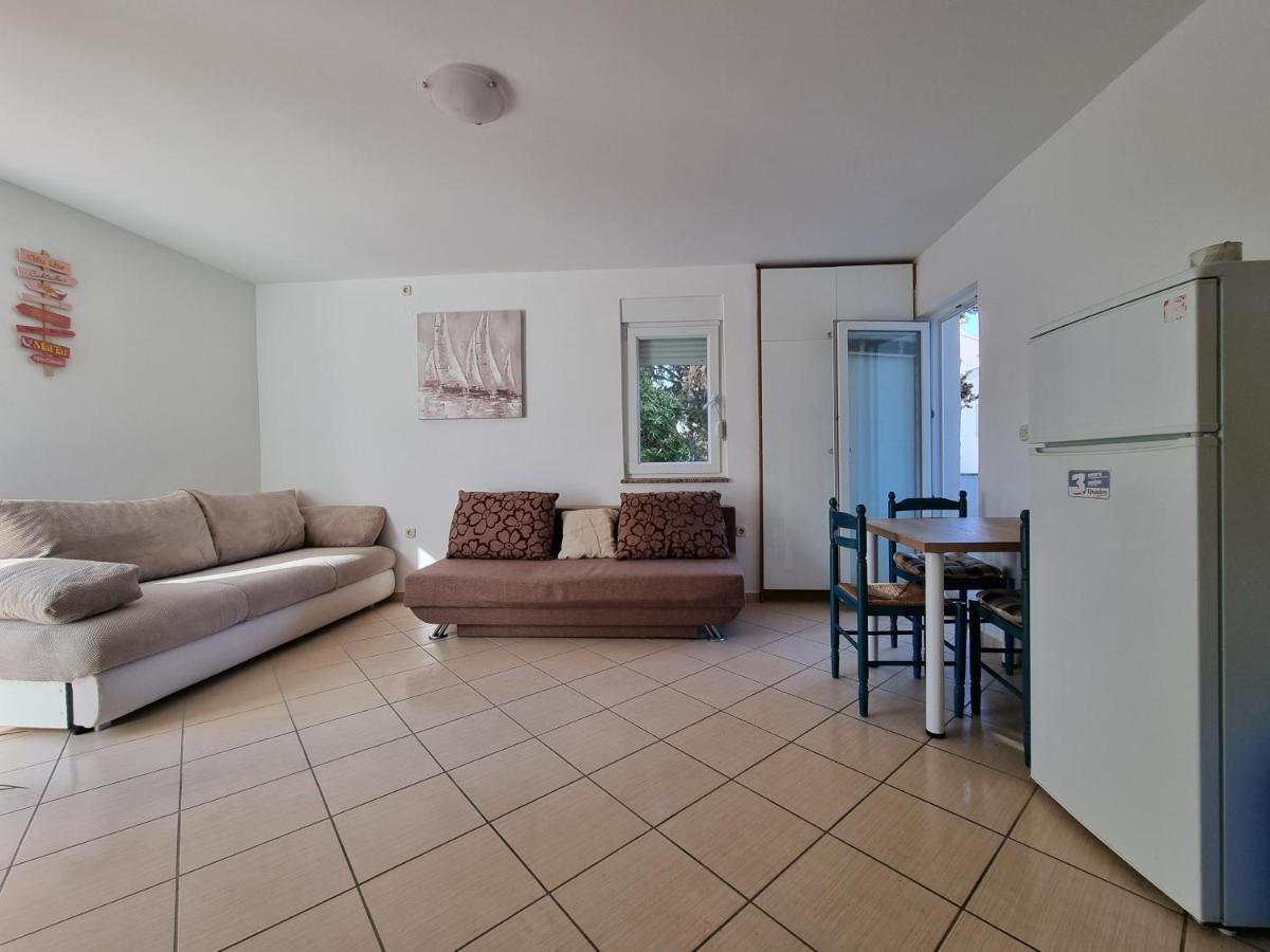 Apartment Aqua Near The City Beach Novalja Ngoại thất bức ảnh