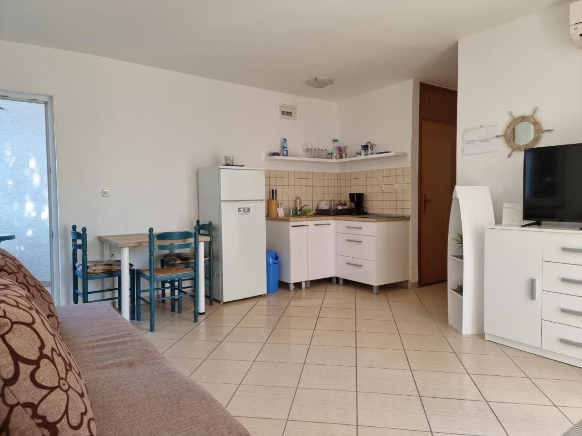 Apartment Aqua Near The City Beach Novalja Ngoại thất bức ảnh