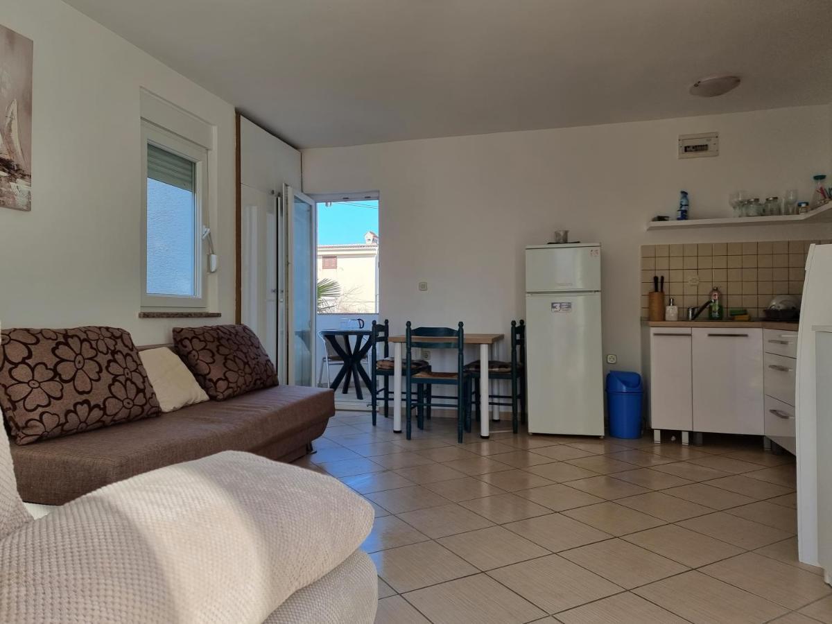 Apartment Aqua Near The City Beach Novalja Ngoại thất bức ảnh